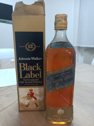 Johnnie walker black label - black,