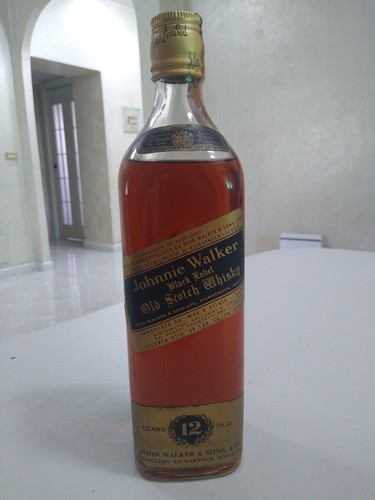 Johnnie walker black label - johnnie,