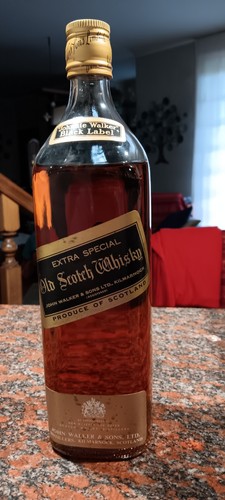 Johnnie walker black label - johnnie, old